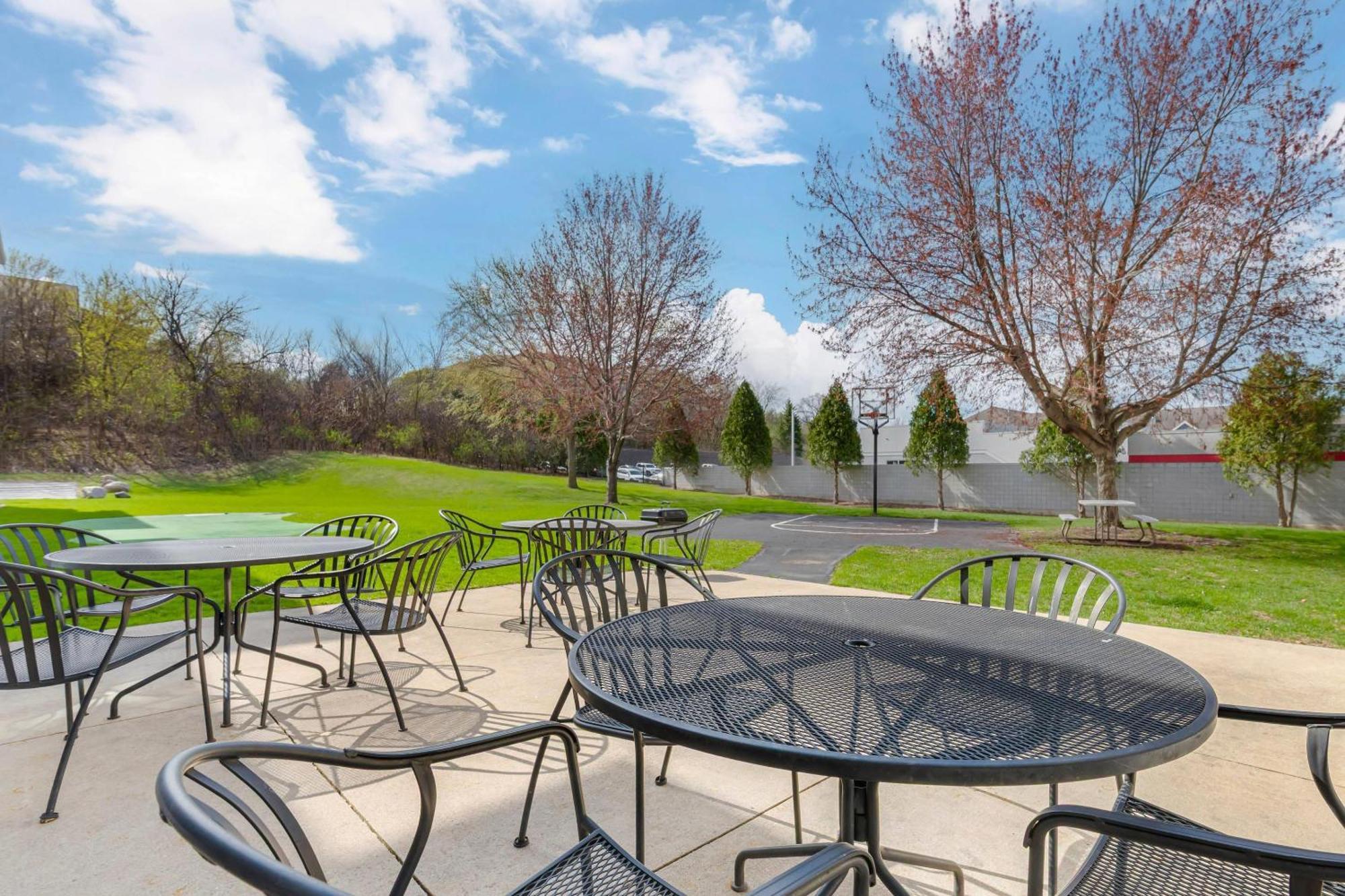 Mainstay Airport Hotel Madison