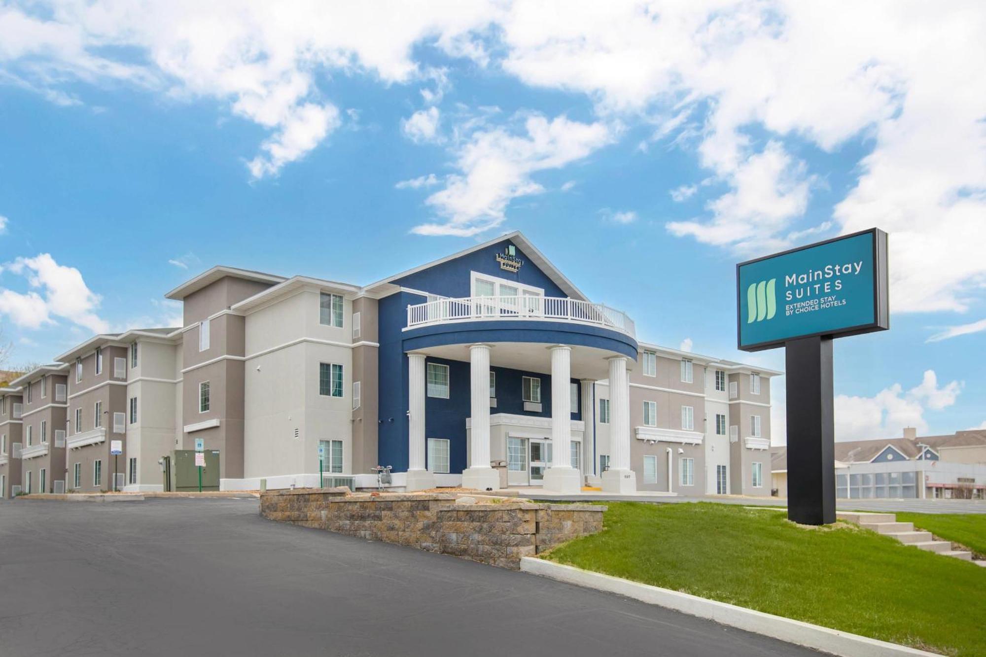 Mainstay Airport Hotel Madison