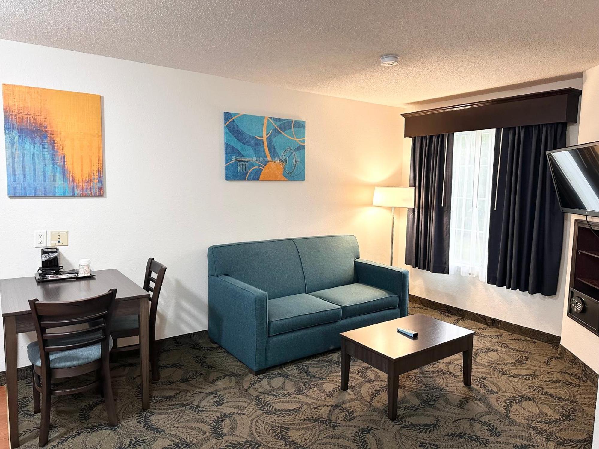 Hotel Mainstay Airport 2*