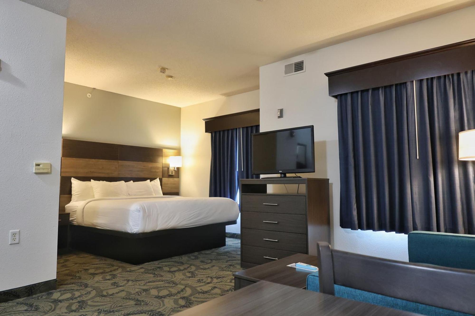 Mainstay Airport Hotel