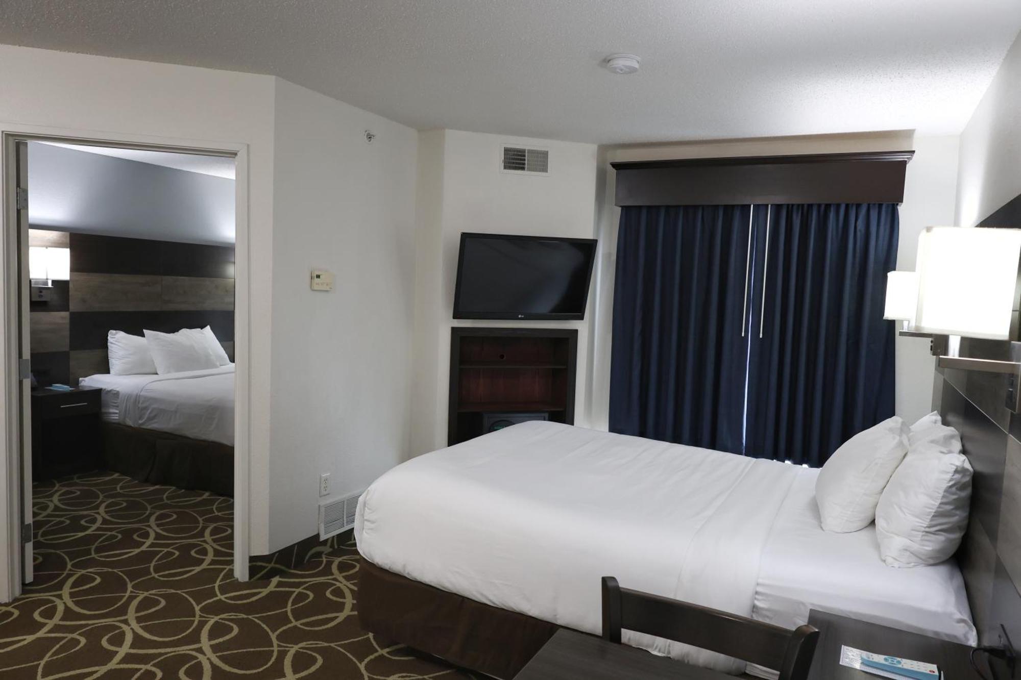 Hotel Mainstay Airport 2*