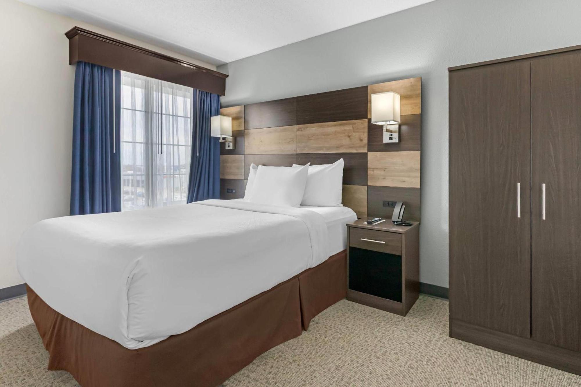 Mainstay Airport Hotel Madison